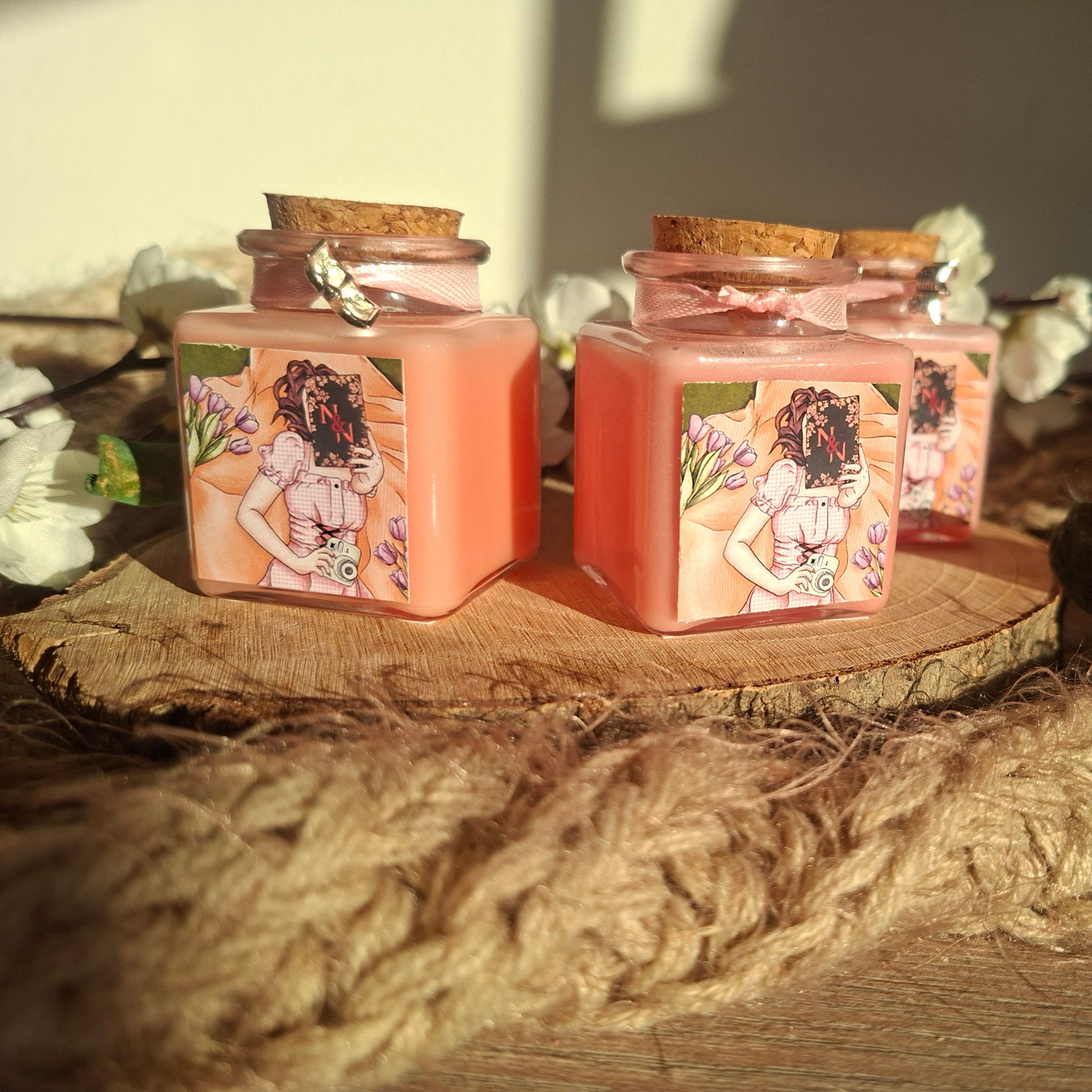 Tavaszi barackos piknikező könyvmoly gyertya